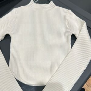 Mock neck cropped sweater